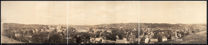 File:Decorah Iowa panoramic view.JPG