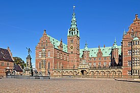 Denmark 0313 - Frederiksborg Castle Courtyard (5519246245).jpg
