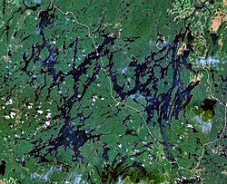 Сателитна снимка на язовира Дозуа