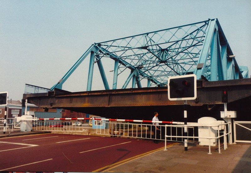 File:Drypool Bridge.jpg