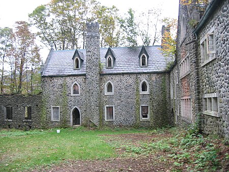 Dundas Castle, Roscoe