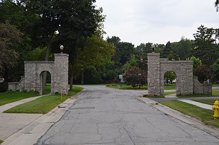 Eagle Point Colony gateway