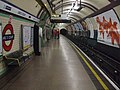 Earl's Court stn Piccadilly eastbound look west.JPG
