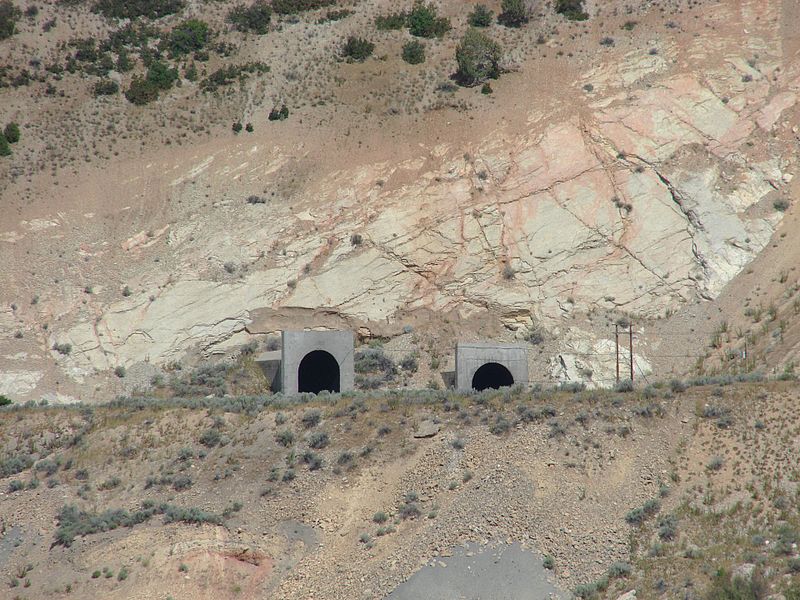 File:East end of rail tunnels in Thistle, Utah, Jul 15.jpg