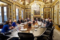First meeting of the Second Rutte cabinet in the Treveszaal in the Binnenhof, 5 November 2012 Eerste ministerraad (8158009419).jpg
