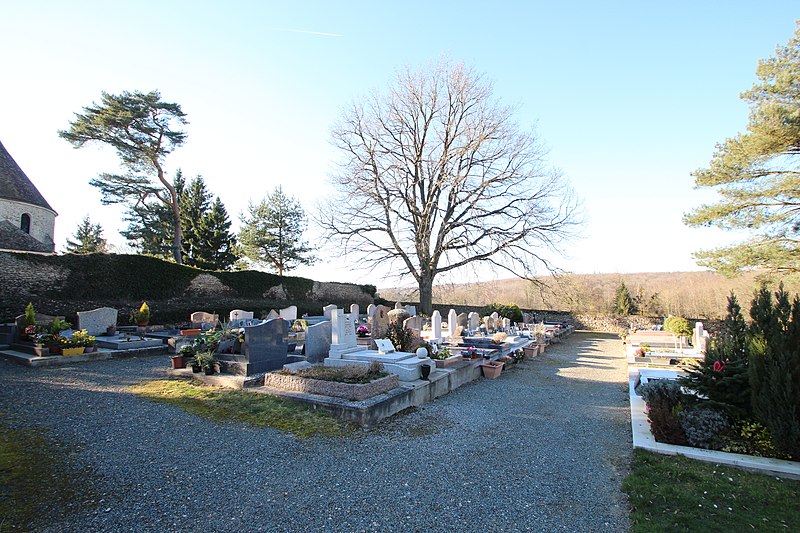 File:Eglise et cimetière de Grosrouvre en mars 2014 20.jpg