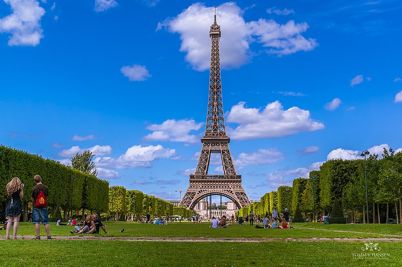 File:Eiffel Tower, Paris (France) - panoramio (2).jpg