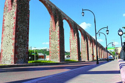 How to get to Acueducto Queretaro with public transit - About the place