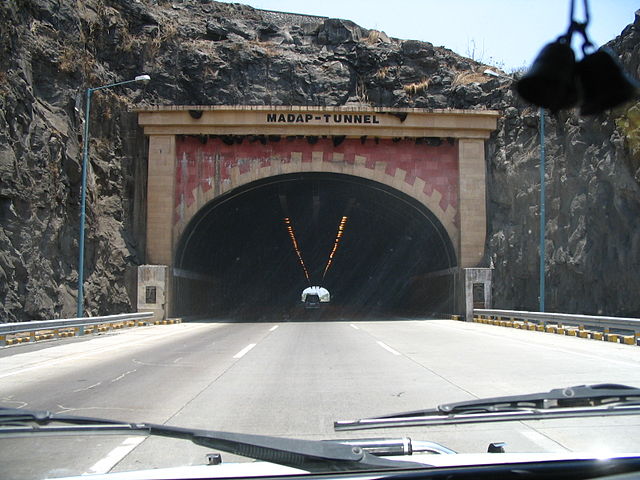 Entrance of the Madap tunnel, in the Pune-Mumbai direction