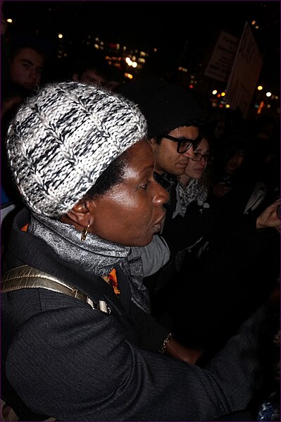 File:Eric Garner Protest 4th December 2014, Manhattan, NYC (15763629689).jpg