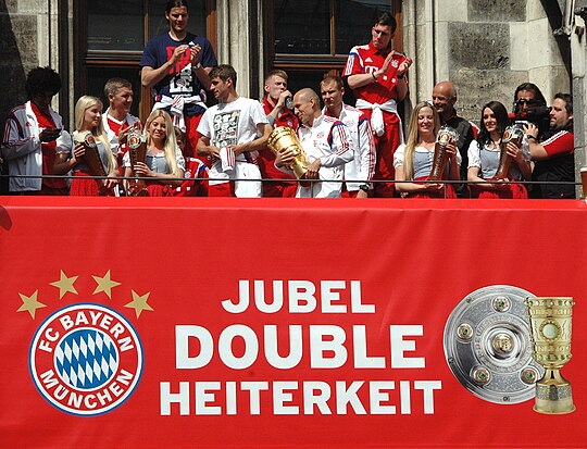 13 14 Fc Bayern Munich Season Wikiwand