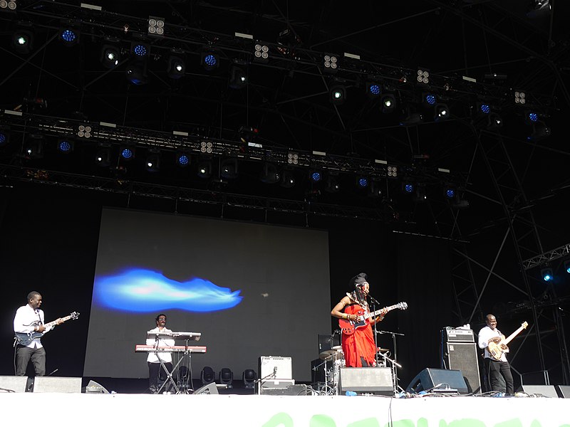 File:Fatoumata Diawara 2019 Glastonbury Festival 01.jpg