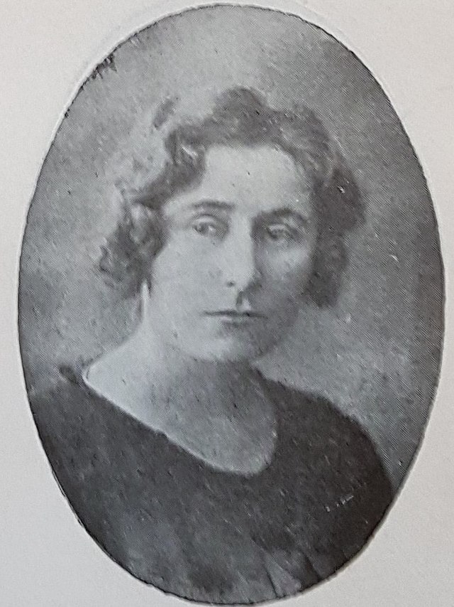 Anna olga. Ольга и Анна Стогова.