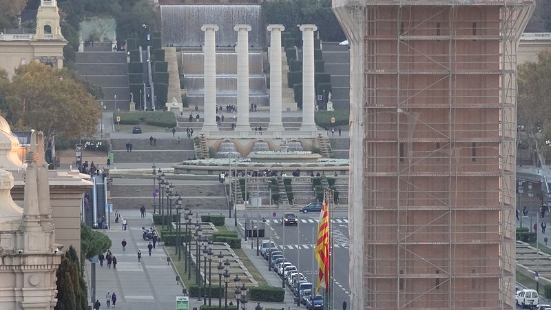 File:Fira de Barcelona. Catalonian flags. - panoramio (2).jpg