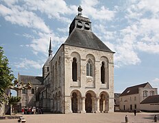 Tour-porche, abbaye de Fleury