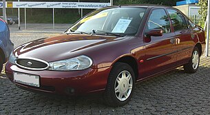 Ford Mondeo Mk II Fließheck front.jpg