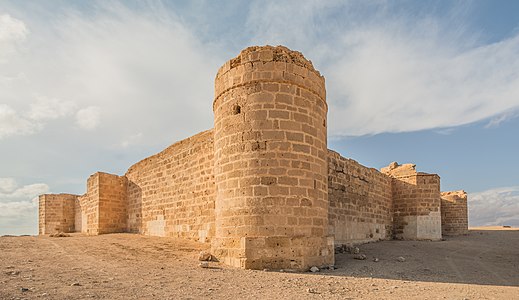 Byzantine fortress Younga, is a Roman and Byzantine city located south of the city of Mahrès near Sfax. I am nominating it as FP because the tea above make it look like à tea-pot