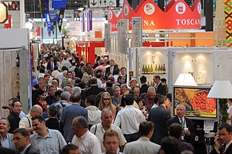 Vinexpo Bordeaux'da kalabalık 2007.jpg