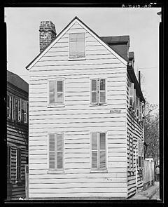 Evans' March 1936 photo, Frame house. Charleston, South Carolina