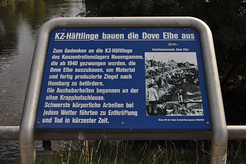 File:Gedenktafel Dove-Elbe-Schleuse (Hamburg-Neuengamme).ajb.jpg