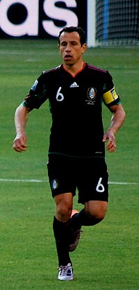 טוראדו במדי נבחרת מקסיקו במהלך מונדיאל 2010