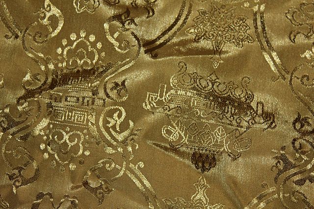 640px-Gfp-golden-chinese-fabric-texture.jpg (640×427)