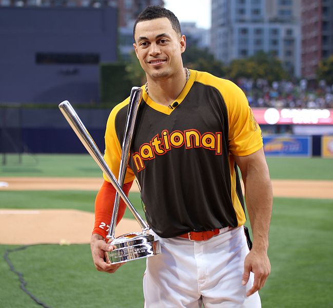 File:Giancarlo Stanton holds up the T-Mobile -HRDerby trophy. (28554230205).jpg