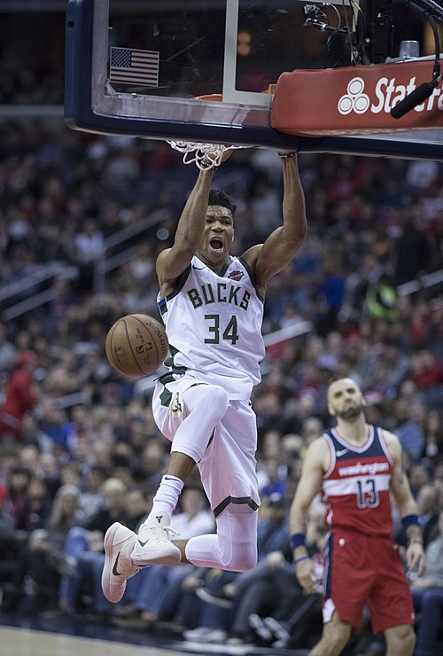 Antetokounmpo dunking against the Washington Wizards in 2018