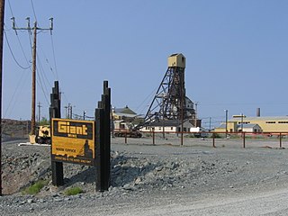 <span class="mw-page-title-main">Giant Mine</span> Defunct gold mine near Yellowknife, Northwest Territories, Canada (1948-2004)