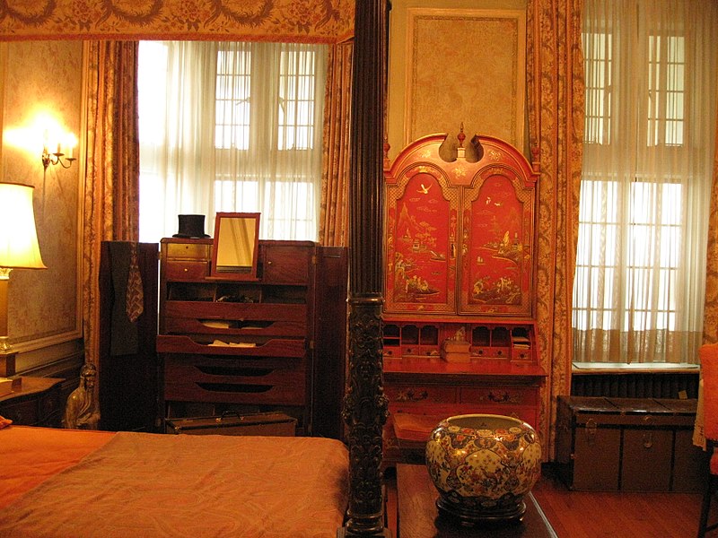 File:Guest Suite (4144616693).jpg