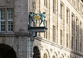 The old Bahlsen fabric house in Hannover (Leibniz cookie).} Brezelmänner.} Deutsch: Die alte Alte Bahlsen Keksfabrik in Hannover (Leibniz Keks). Brezelmänner.