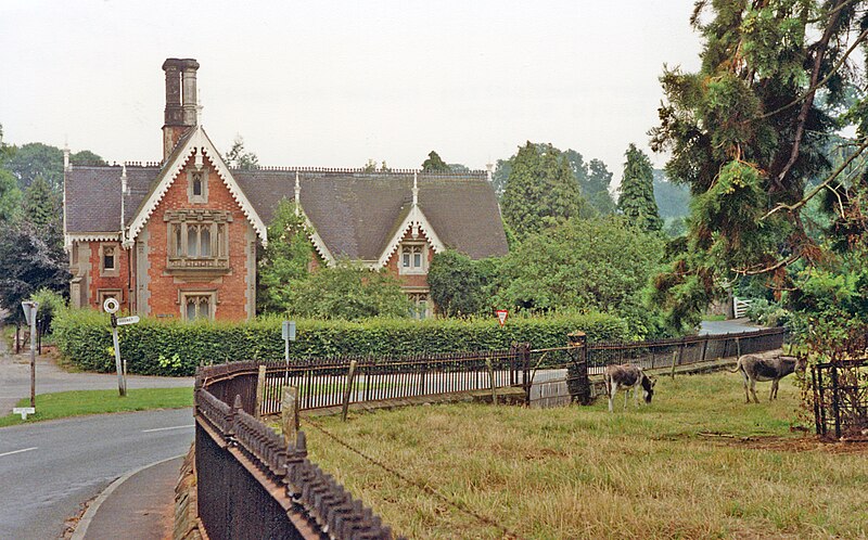 File:Hawkstone Lodge, Weston-under-Redcastle.jpg