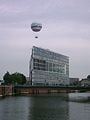 Deutsch: Helium Ballon HighFlyer bei den Deichtorhallen in Hamburg. English: Helium ballon in Hamburg, Germany.