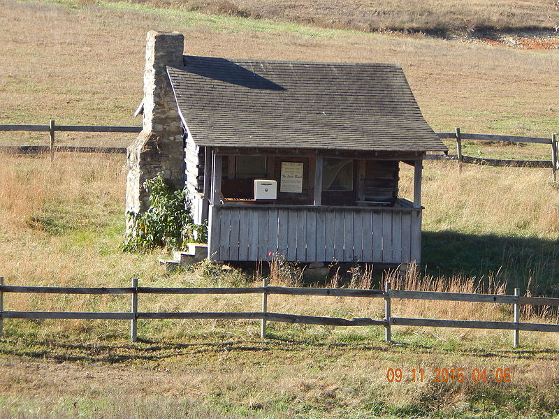 File:Hillyard Cabin viewed from the front.JPG