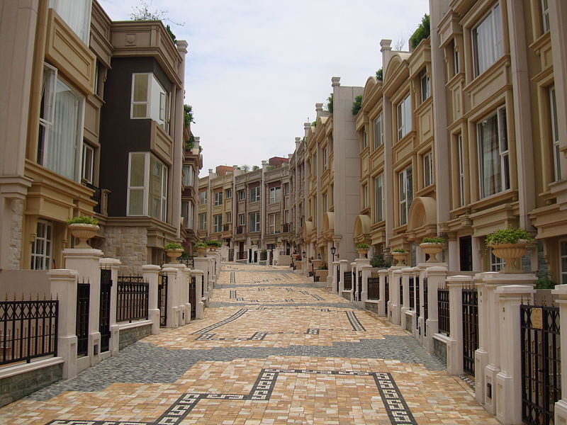 File:HongKongTownhouses.JPG
Description	
English: A section of Boulevard du Lac in The Beverly Hills, a private townhouse development in Tai Po, Hong Kong.
Date	18 July 2009
Source	Own work
Author	HKArchitect