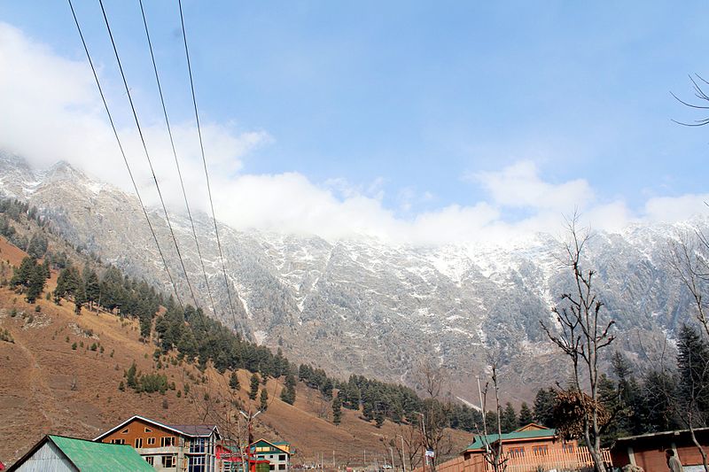 File:Houses in kashmir valley india.jpg