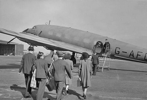 A BOAC de Havilland Albatross at Whitchurch, circa 1941