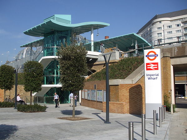 Western (northbound) entrance, 27 September 2009