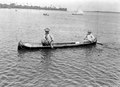 Indianer i kanot. Stam, Kuna. Lokal, Tupile, San Blas, Panamá. San Blas, Tupile. Panama - SMVK - 004399.tif
