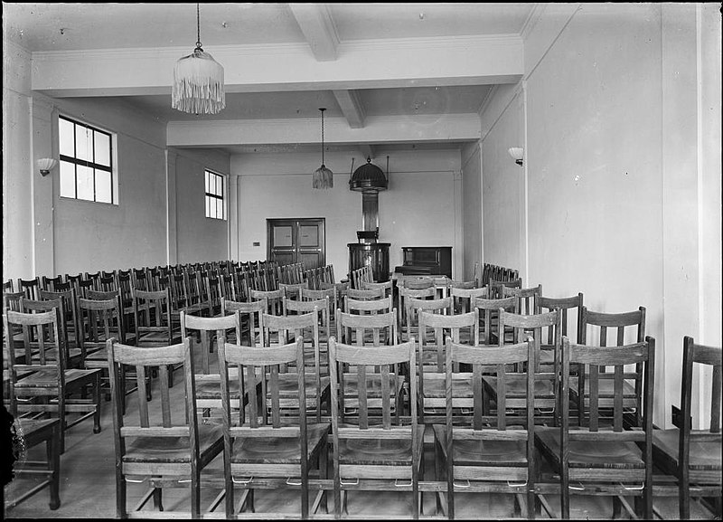 File:Interior of an assembly hall (4903290181).jpg