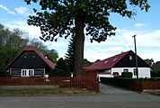 Čeština: Stavení ev. č. 4 ve vsi Jankovská Lhota v okrese Benešov ve Středočeském kraji. English: House No 4 in the village of Jankovská Lhota,Benešov District, Central Bohemian Region, Czech Republic.