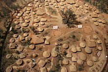 Model of a Yangshao culture village (4800-2500 BC) Jiangzhai settlement model, Yangshao culture, Lintong, Shaanxi.jpg