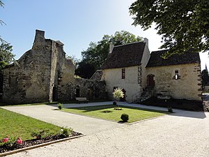 Juillé (Sarthe) Logis du Guesclin, depuis 2018 mairie (01).jpg