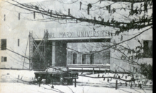 Karl-Marx-Universiteit (c)1969 Hans vande Watering.png