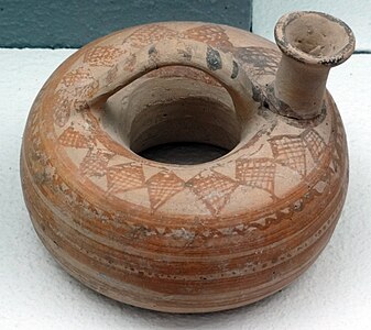 Pieza de cerámica circular del periodo micénico.