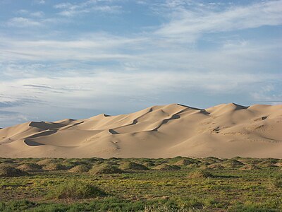 Khongoryn Els sand dunes.jpg