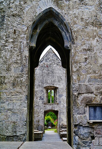 File:Killarney Muckross Abbey Interiors Church 10.jpg