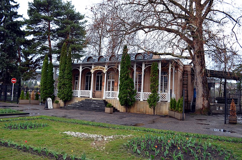 File:Kursaal Cafe (Kislovodsk).JPG