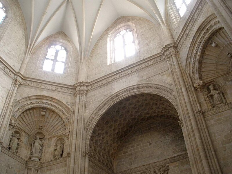 File:La Vid - Monasterio de Santa María, iglesia 14.jpg