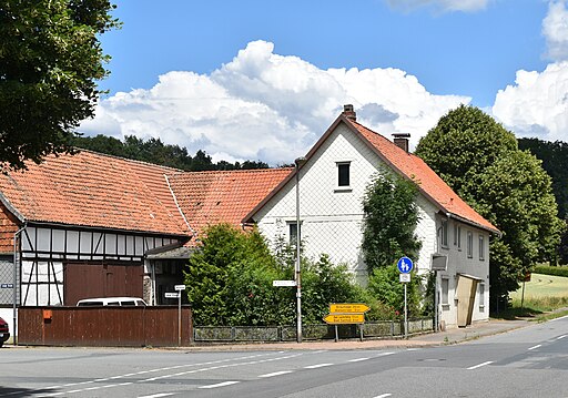 Lange Straße 1 (Neuhof)